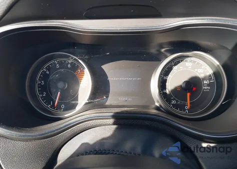 2019 Jeep Cherokee Limited 4X4 from USA, damaged, VIN 1C4PJMDX0KD336821